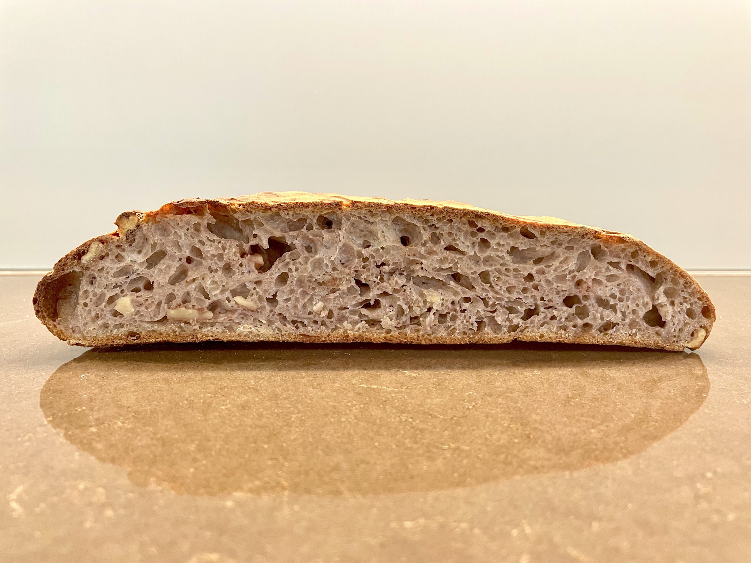 Walnuss-Honig-Sauerteigbrot
